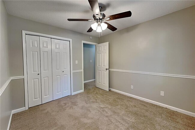Building Photo - 323 Sumer Ln N