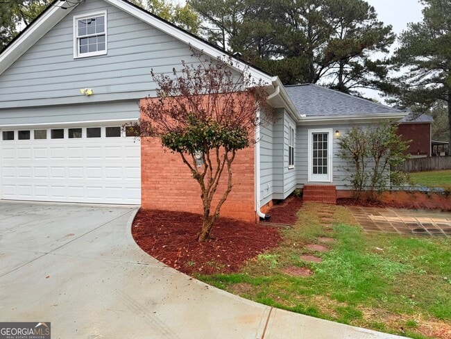 Building Photo - 315 Hardscrabble Rd