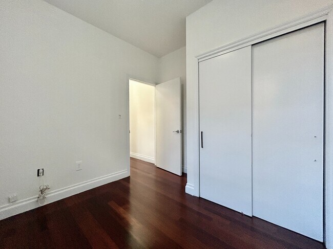 Building Photo - 609 W 137th St