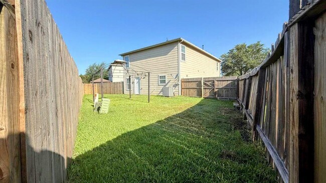 Building Photo - 2911 Ribbon Creek Way
