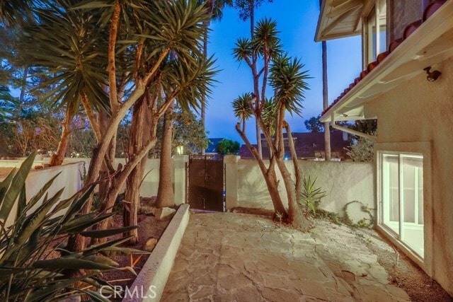 Building Photo - 3554 Seaglen Dr