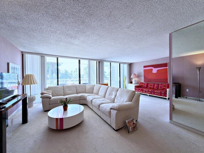 Building Photo - 3546 S Ocean Blvd