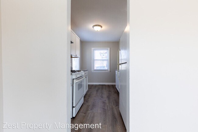 Building Photo - 3 br, 1 bath House - 17605 Stephens Drive