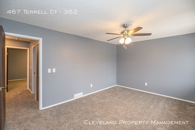 Building Photo - 2 Bedroom Richmond Hts Condo