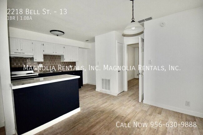 Building Photo - 2218 Bell St