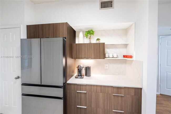 Building Photo - 3255 NE 184th St