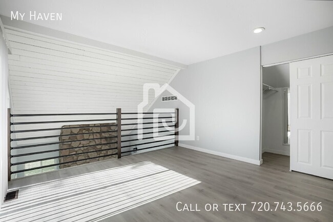 Building Photo - 2618 S Xanadu Way