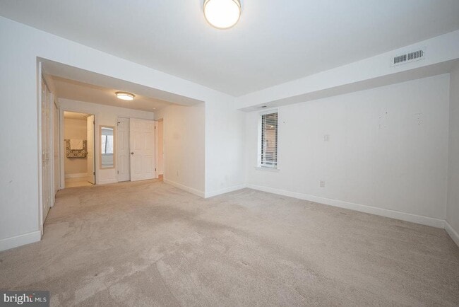 Building Photo - 504 Mountainview Dr