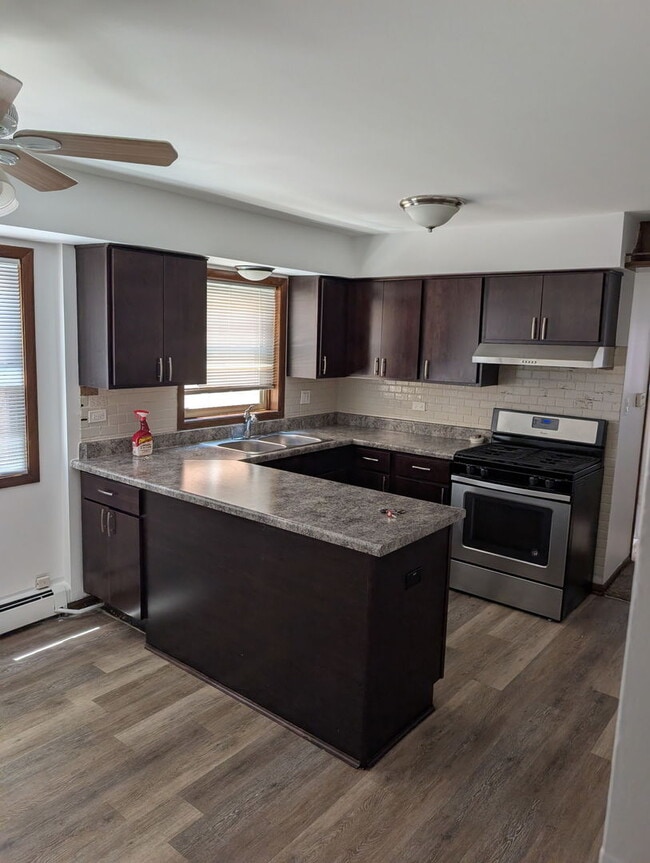 Building Photo - 2411 N 77th Ct