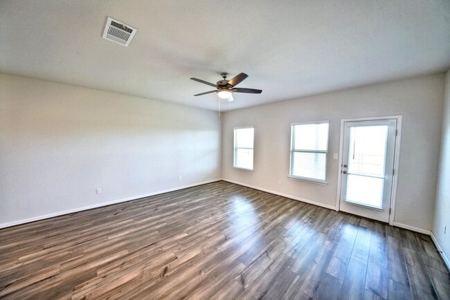 Building Photo - Beautiful Home Now Available in Orchard Pa...