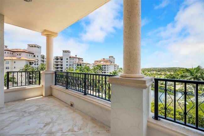 Building Photo - 7154 Fisher Island Dr