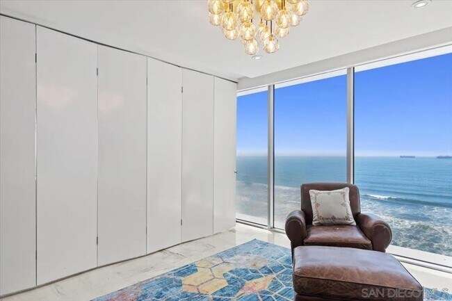 Building Photo - 1830 Avenida Del Mundo