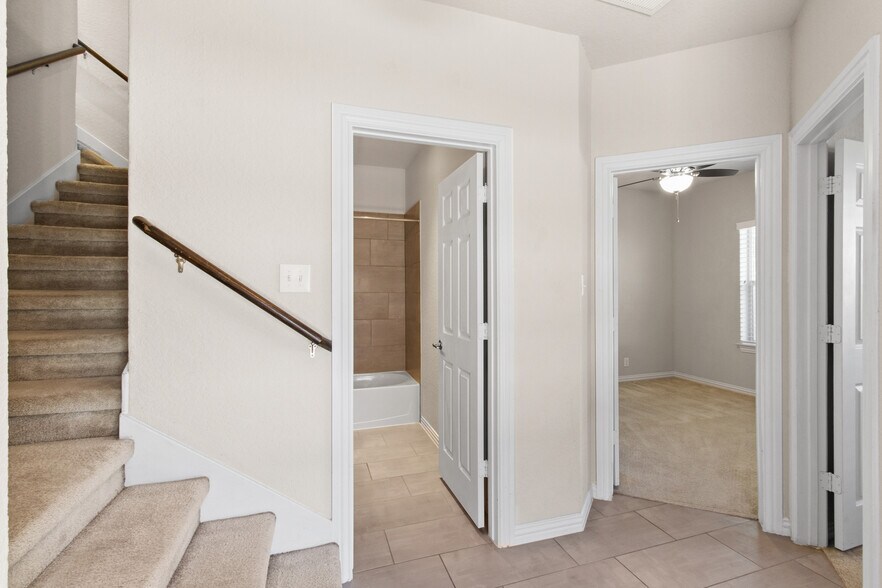 Guest Full Bathroom - 221 E Courtland Pl