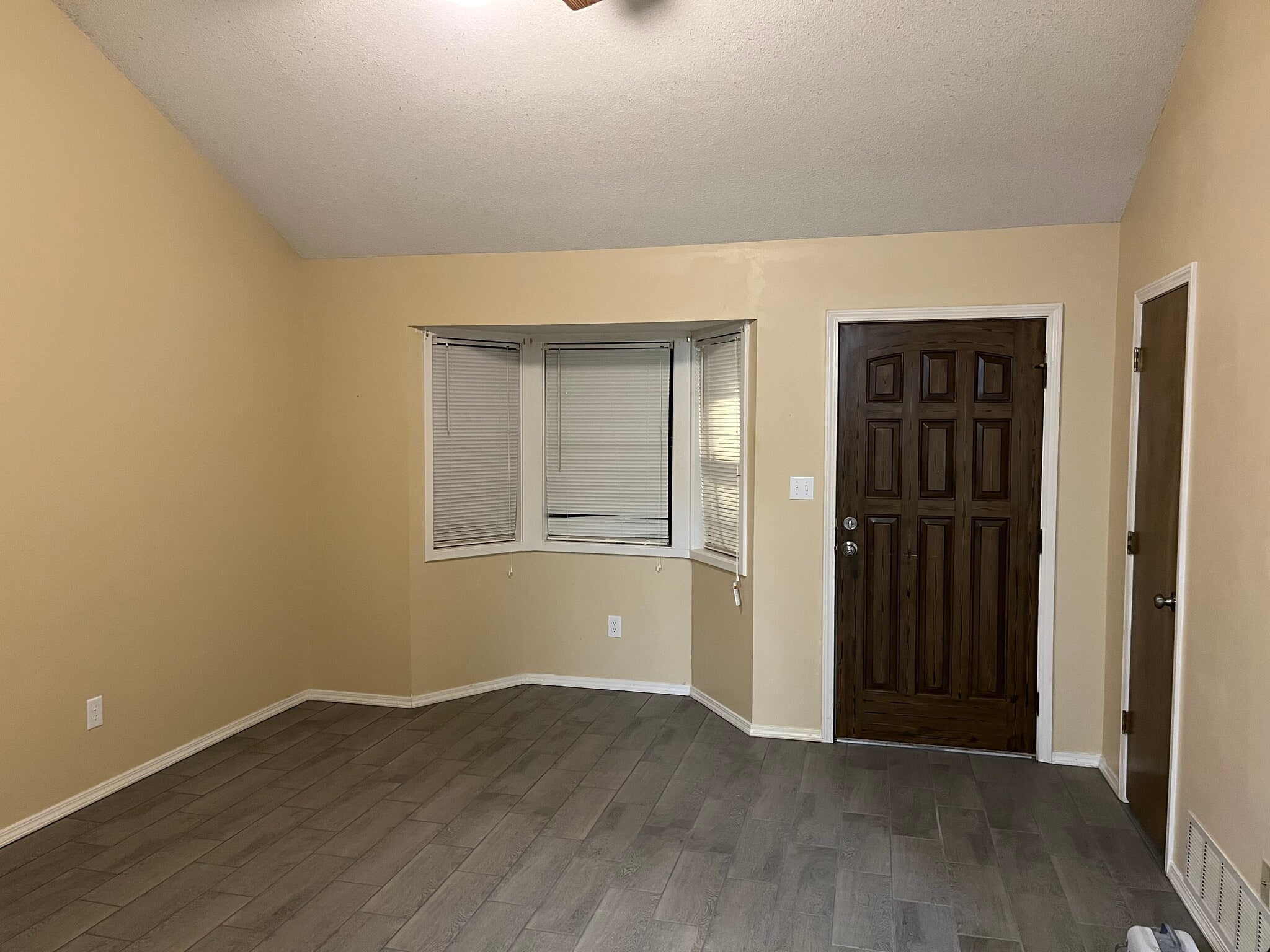 Building Photo - 1603 Brooken Hill Dr