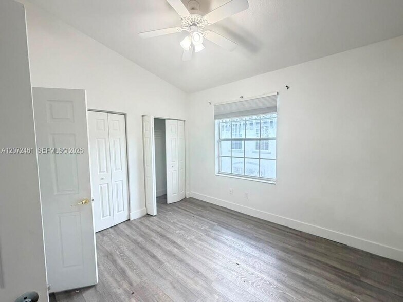 Building Photo - 701 SW 148th Ave