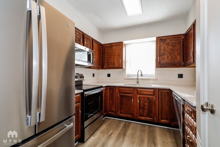 Building Photo - 4920 Harri Ann Dr