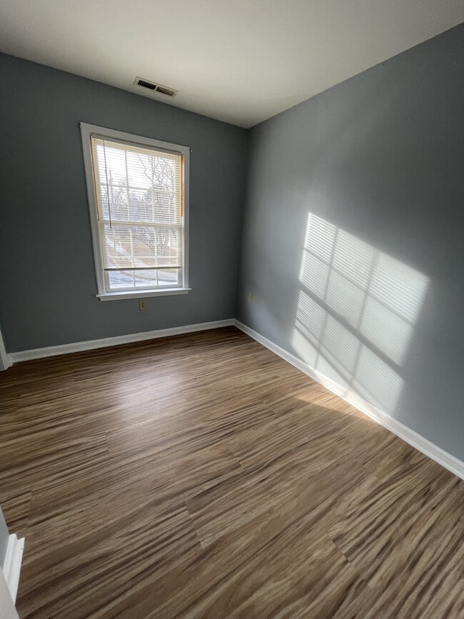 Building Photo - 1007 Caroline St