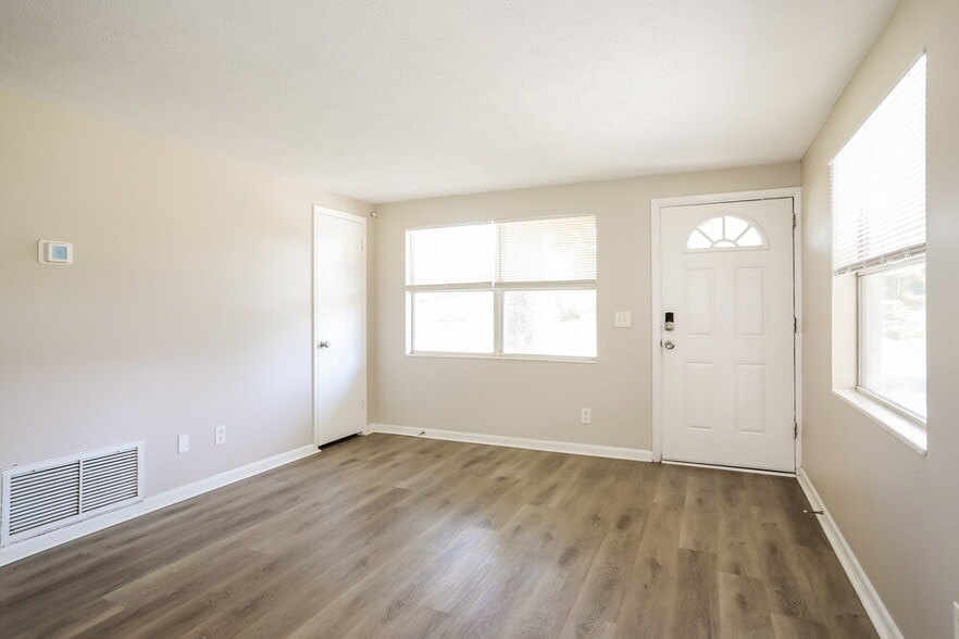 Building Photo - 5816 Sonora Dr W