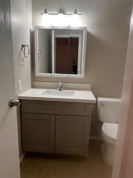 Master Bath - 6213 E Greenway St