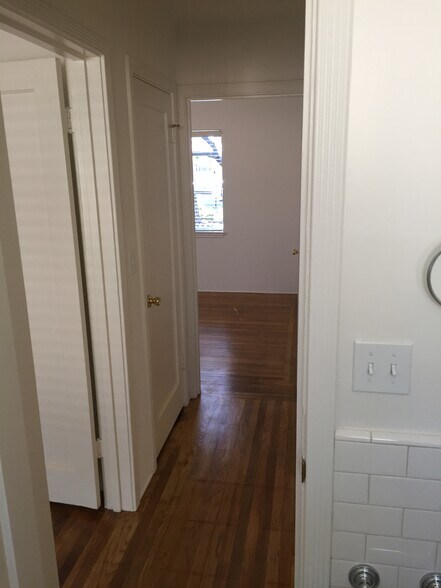 Building Photo - 774 N Daniel Way