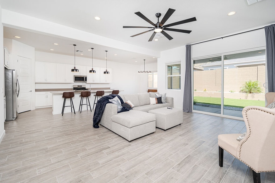 Building Photo - 3264 W Peak View Rd