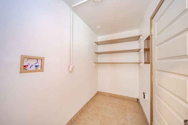 Building Photo - 9438 Conried Dr