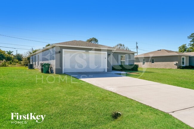 Building Photo - 1082 SW Bianca Ave
