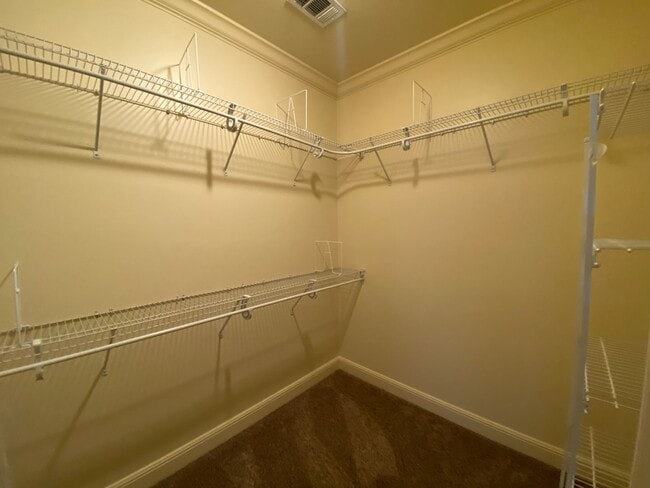 Building Photo - 1016 Villa Dr