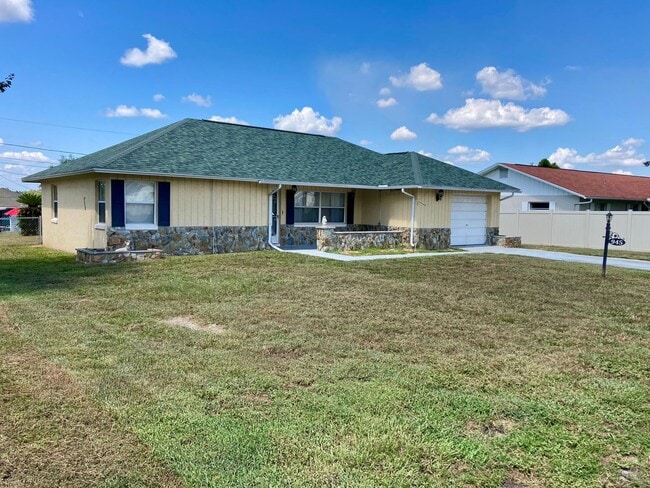 Building Photo - Available Now! 2 bedroom, 1.5 bath home wi...