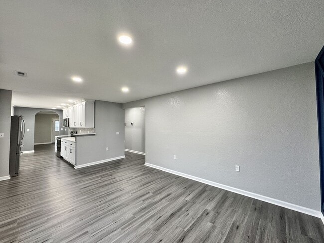 Building Photo - Fully-Updated 1st-Time Rental! Ready NOW! Pet Friendly w/Large, Detached Garage Workshop!