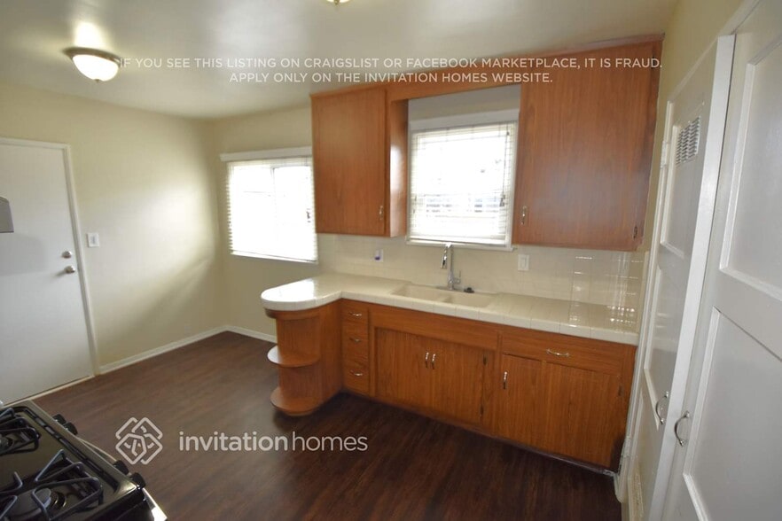 Building Photo - 6430 Silverette Dr