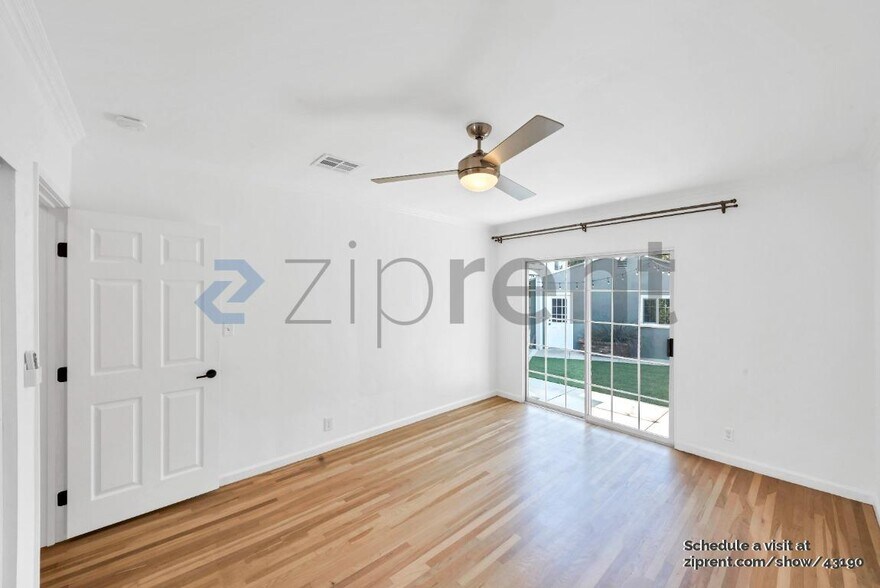 Building Photo - 15243 Morrison St