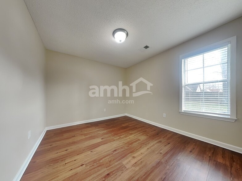 Building Photo - 95 Sweet Leaf Ln