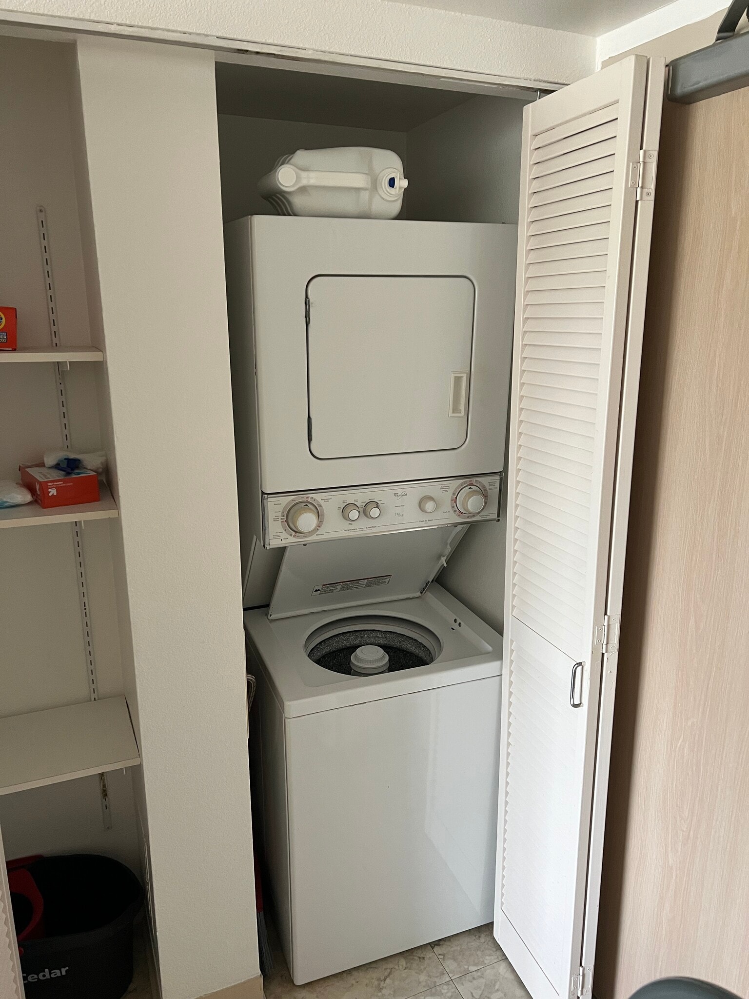 Washer - Dryer - 1133 Waimanu St