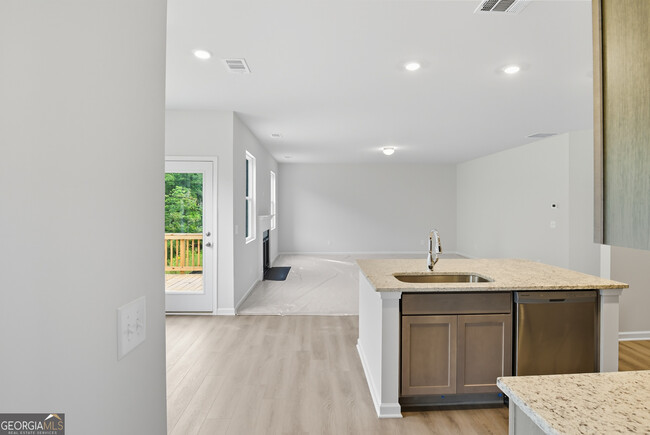 Building Photo - 680 River Run Dr
