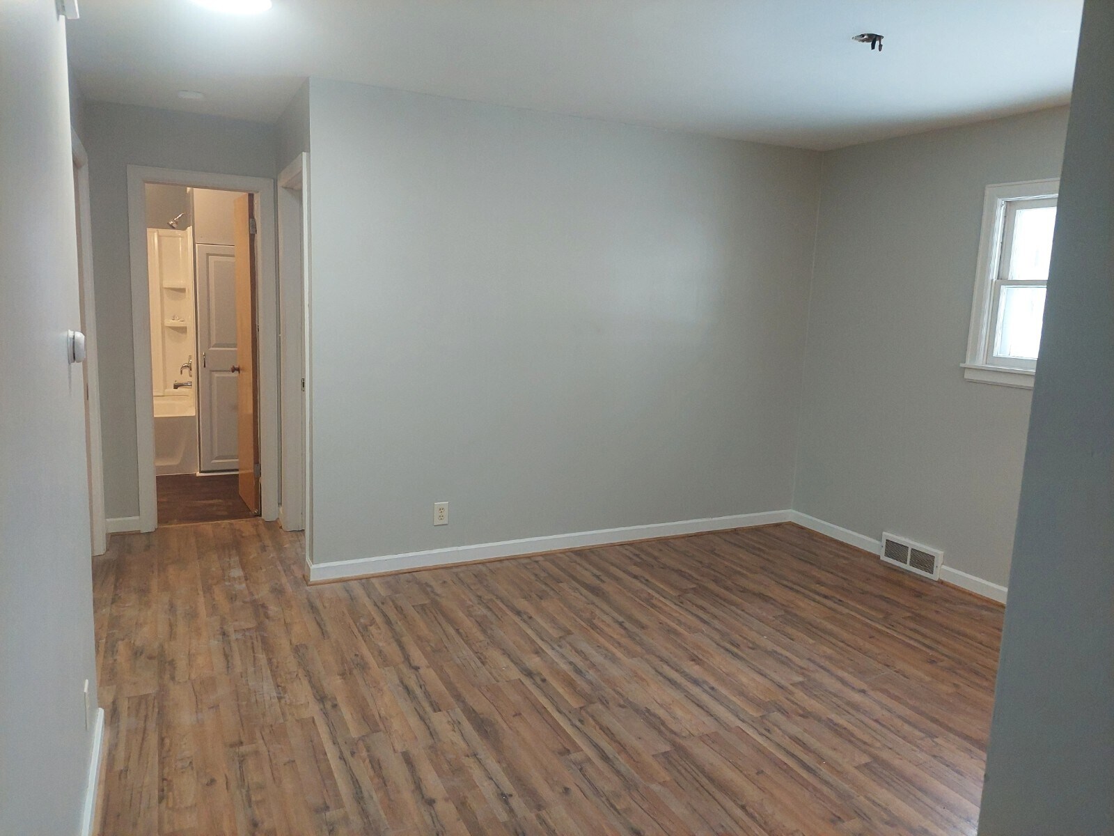 Living room - 726 Truman Ave