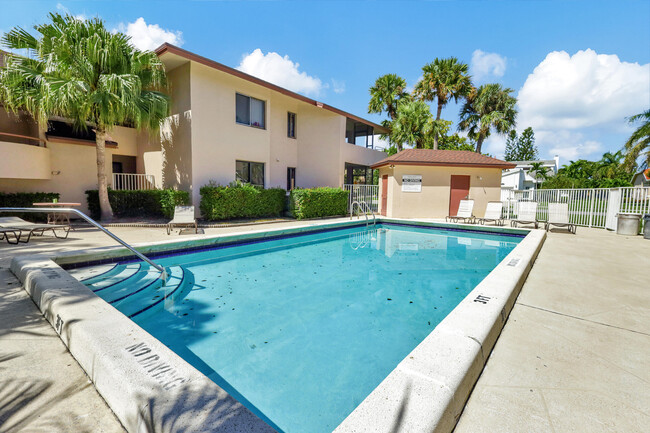 Building Photo - 12621 Westhampton Cir