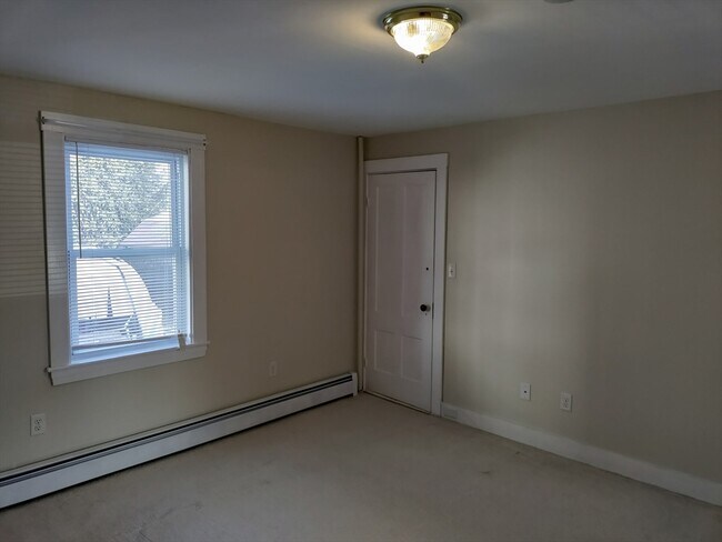 Building Photo - 143 Chestnut St