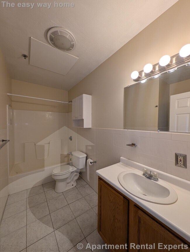 Building Photo - 15 Pearl St