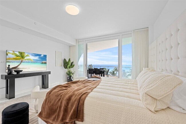 Building Photo - 16901 Collins Ave