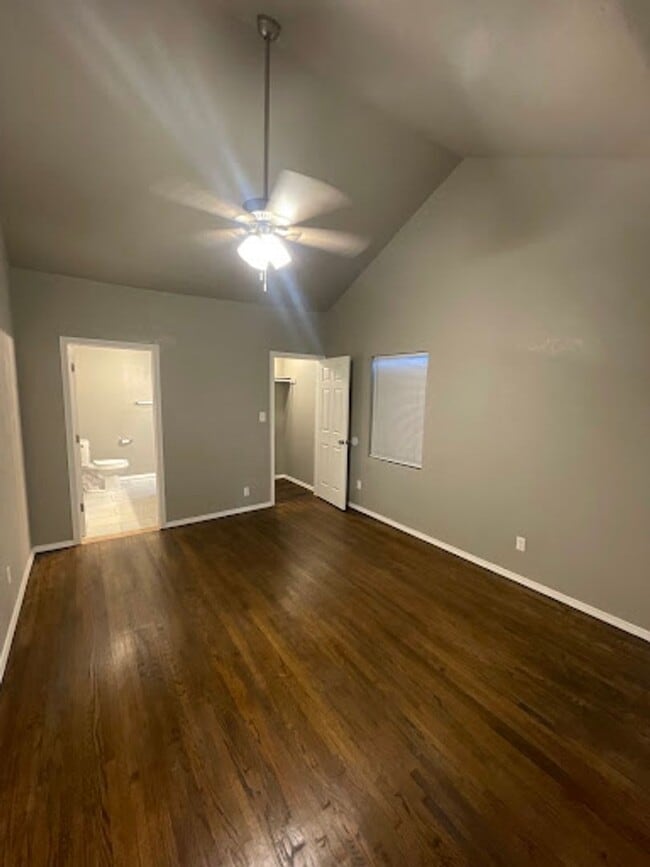 Building Photo - 3 bed 3 bath for rent with an additional 1 bed 1 bath mother-in-law house in rear of property.