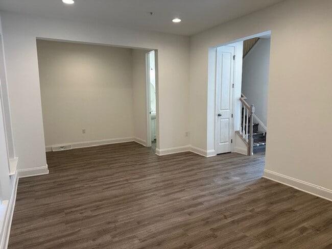 Building Photo - 205 Hoke Farm Way