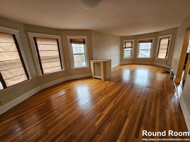 Building Photo - 82 Walnut St