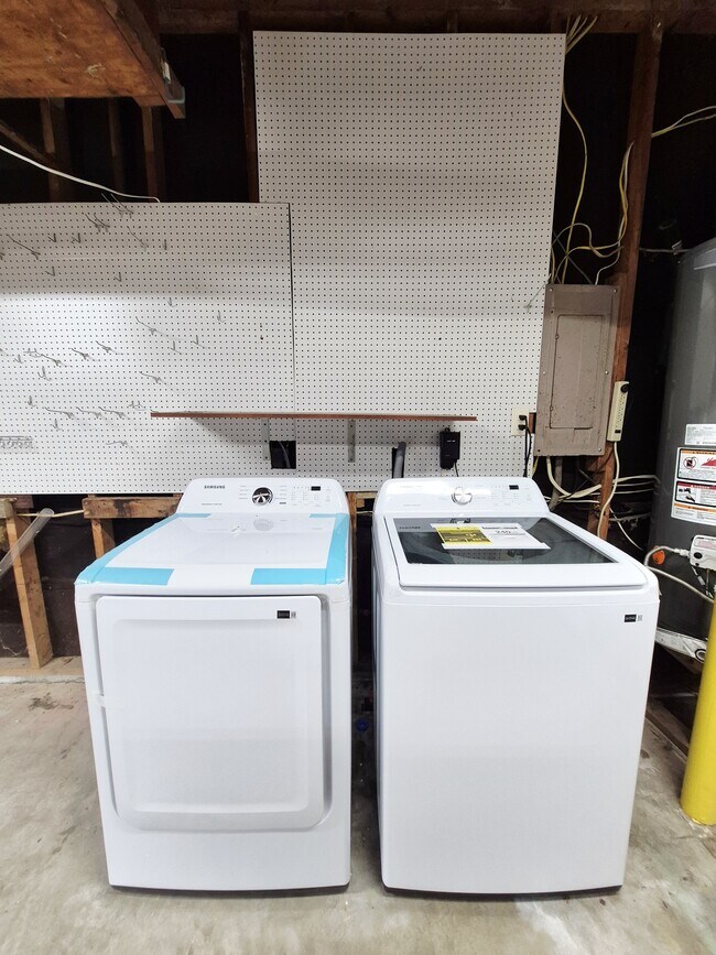 Building Photo - 97 Waterview Dr