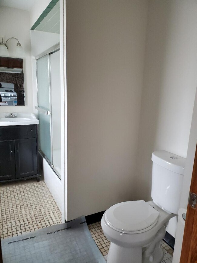 Building Photo - 448 Coggeshall St