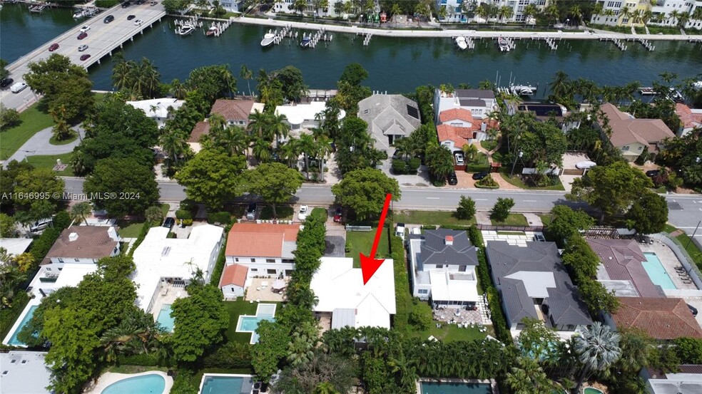Building Photo - 6140 Pine Tree Dr