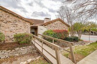 Building Photo - 5947 Chimney Wood Cir