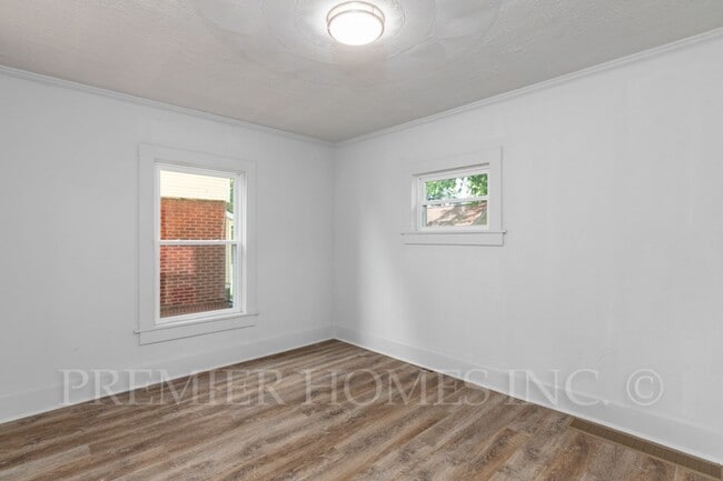 Building Photo - 3 Bed Home with Large Yard & Detached Garage – $1,495/mo