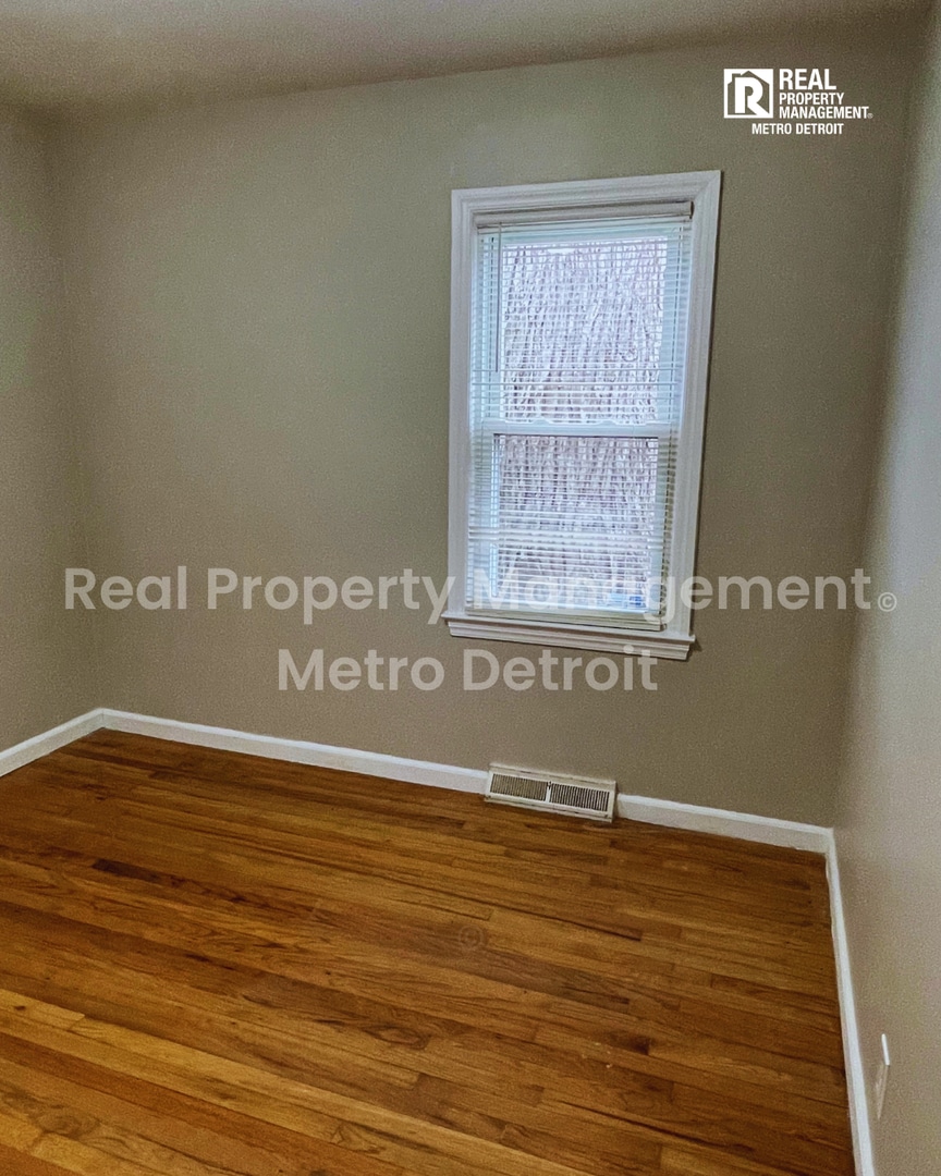 Building Photo - 2023 Ardmore Dr