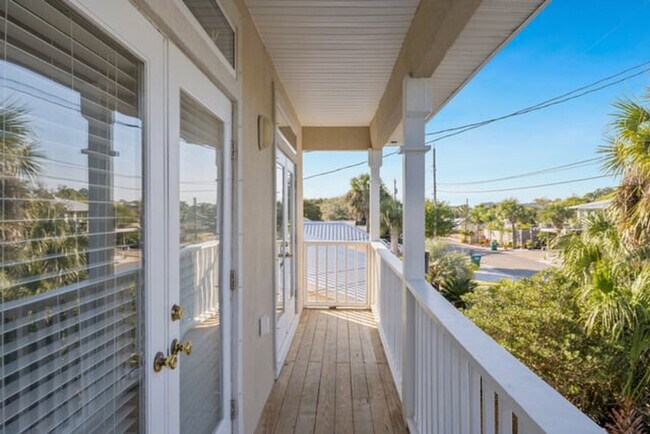 Building Photo - 76 Gulf View Dr